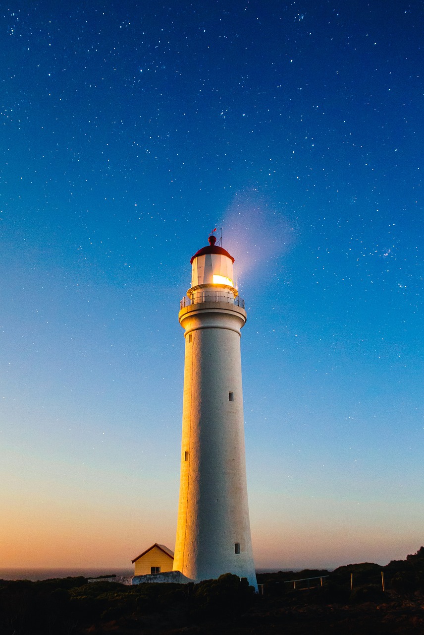 揭秘湖北教育电视台，引领知识海洋的闪耀灯塔——深度解析其教育影响力与改革实践